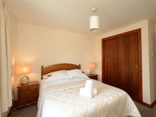 Claremont Apartment *